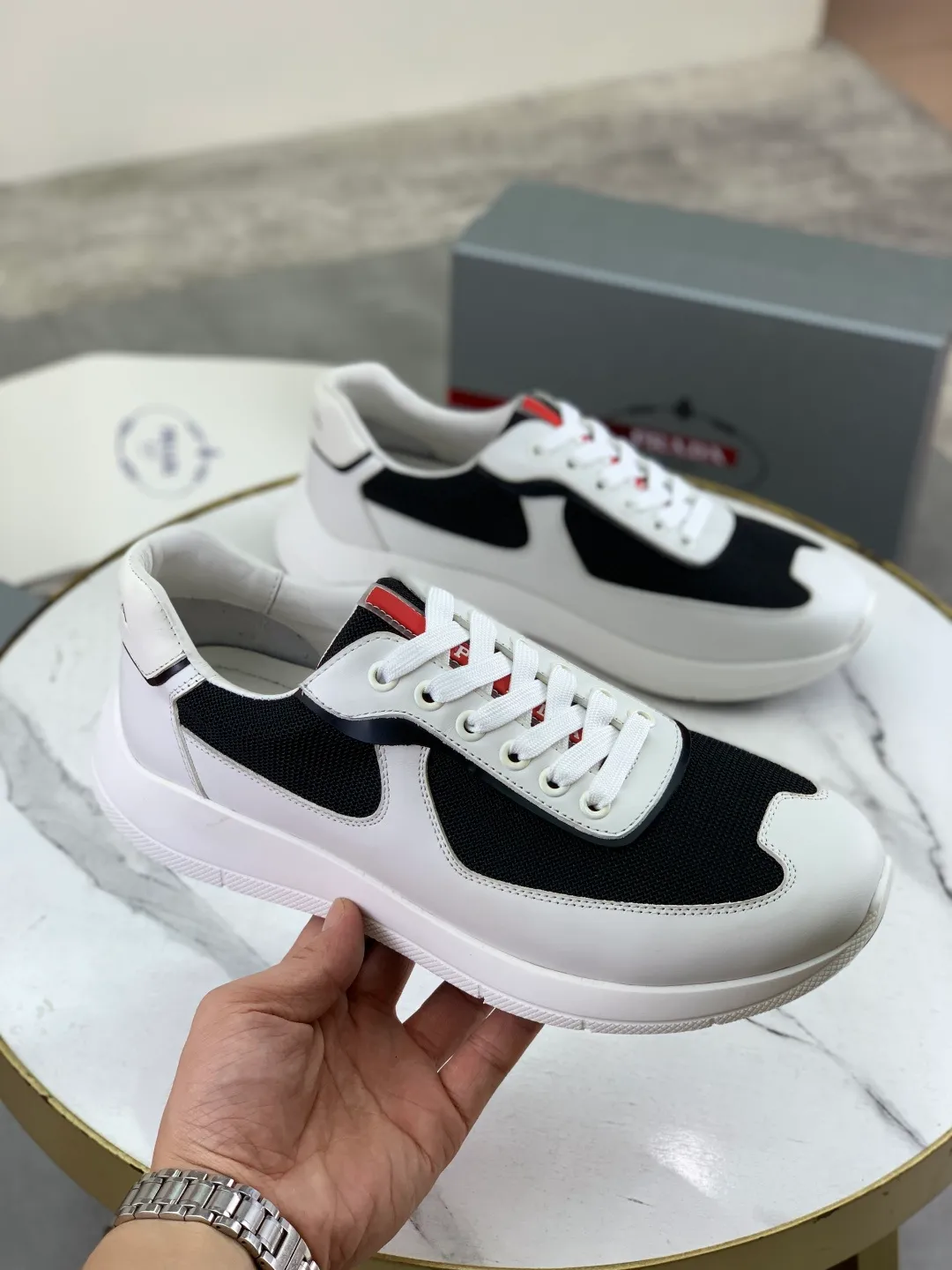 Men's men's shoes💰P580💰【New model】Top quality, new popular models on the official website, which will never go out of style for a century,🆘 The trendy brand (Prada) mainly promotes popular models, avant-garde and versatile fashionable men's shoes, private version molding, cowhide surface splicing 1:1 oil edge processing... fashionable and simple, original imported cowhide interior cowhide feet; the atmosphere and personality are more fashionable, eye-catching and pursuing class. It will subvert old ideas and be a must-have for fashionistas who want to spend time with you! Must keep it! High-end comfort, high-end quality workmanship. Size: 38-44 Various colors available. full package